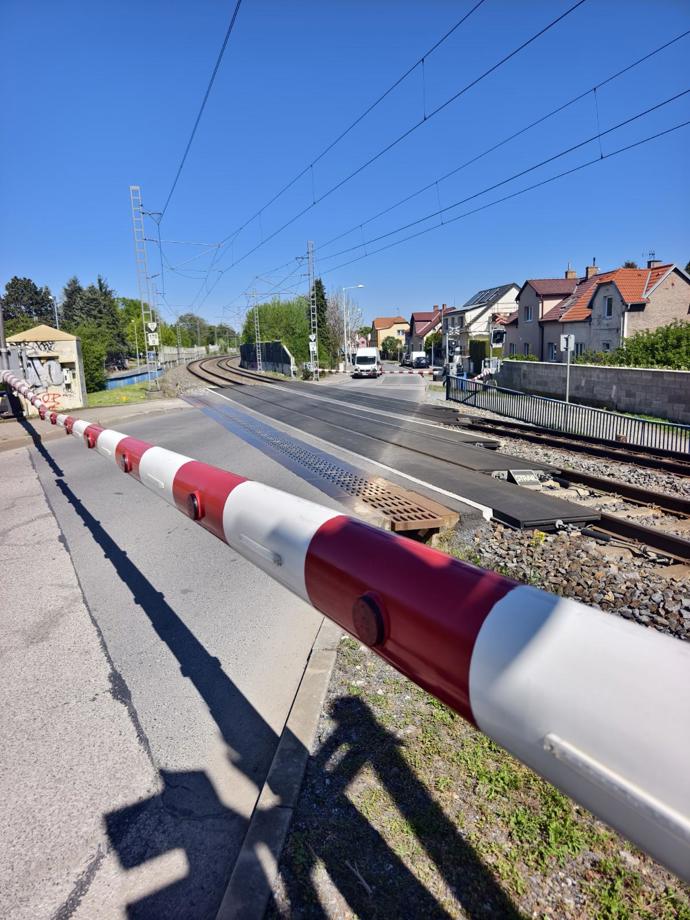 Kousek od tohoto místa spáchala Bartošová sebevraždu.