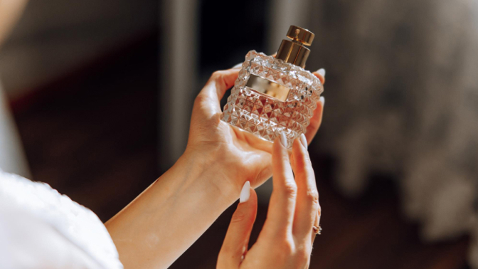 Datum spotřeby parfému – může se vůně vytratit?