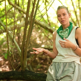 Viviane Kerstin dostala dopis z domova. 