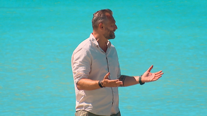 Moderátor Ondřej Novotný.