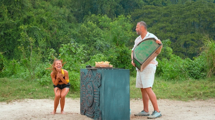 Johy neskrývala nadšení z pořádné porce nachos.