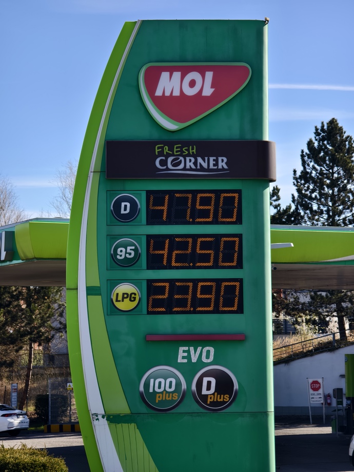 Ceny na stojanech po tvrdém vládním zásahu.