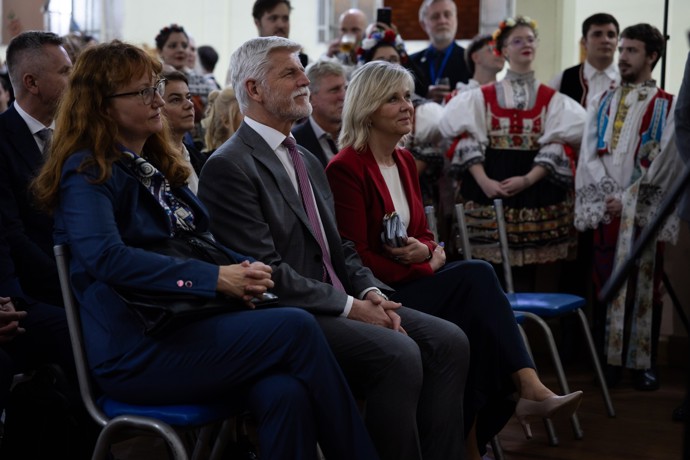 Petr Pavel s manželkou odcestoval na oficiální návštěvu Argentiny.