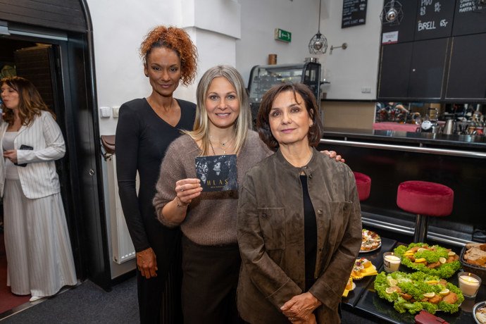 Nenechala si ujít křest prvního alba Báry Kodetové, které je plné šansonů. 