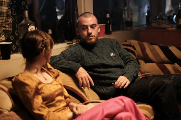 snímek z 2. řady seriálu Euforie, Eric Dane