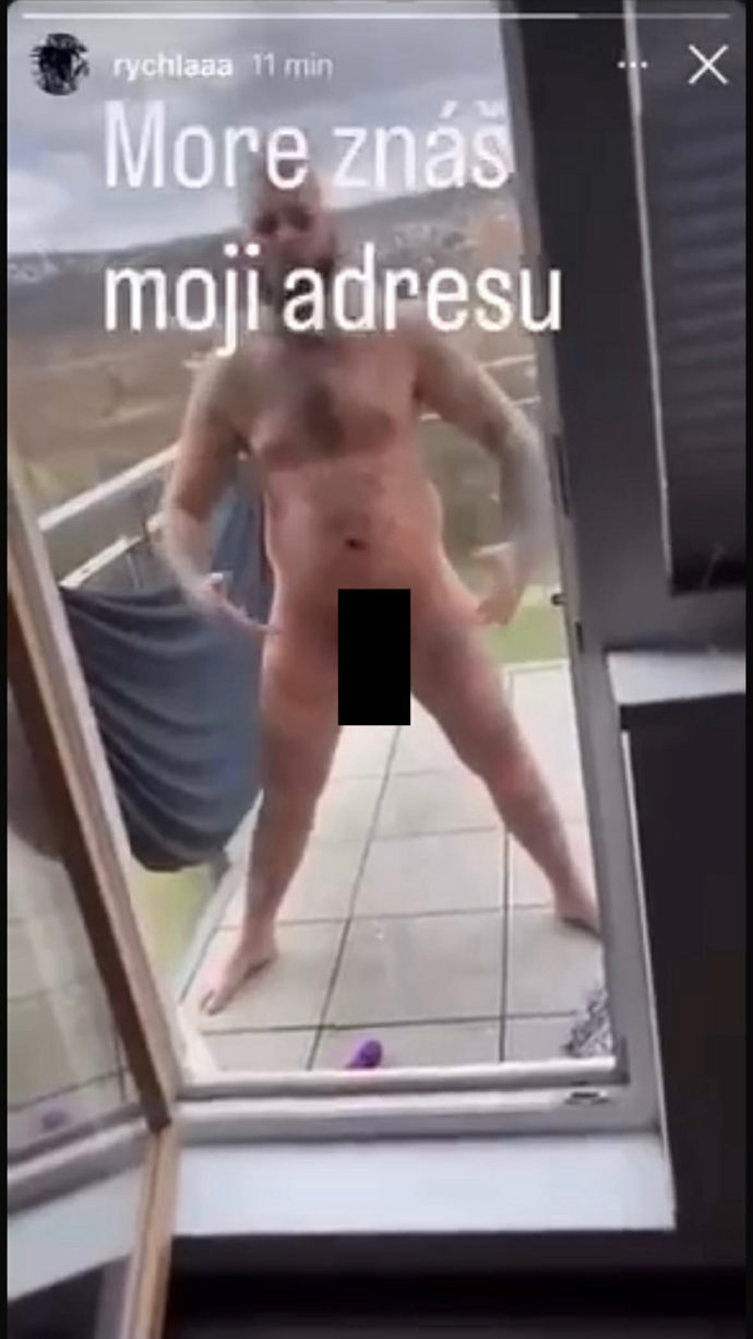 Leo Beránek ukázal své přirození.