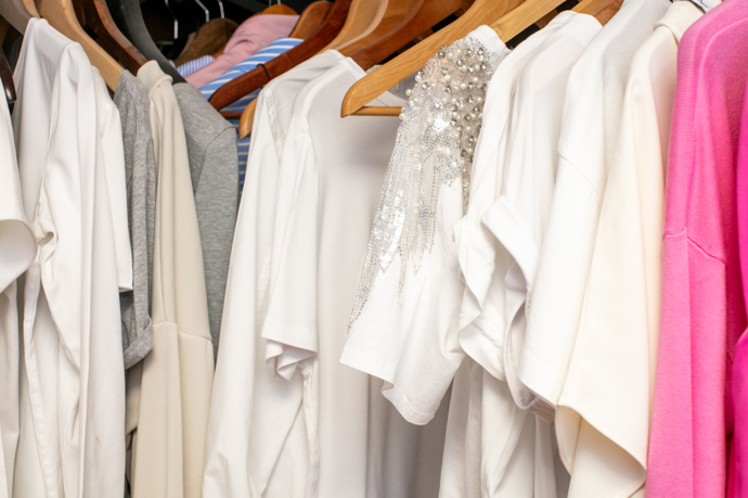 Monika Marešová umí být za dámu, žádné extra značkové kousky u ní ale nehledejte. Nakupuje v běžné konfekci to, co se jí líbí.