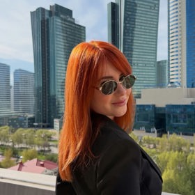 Aneta Zicklerová odcestovala s Babišem do střední Asie.