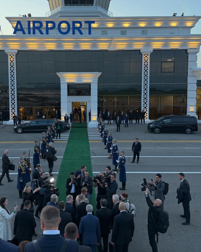 Česká delegace ve střední Asii.