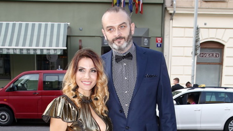 Autor seriálu Slunečná prozradil návod na úspěšný hit: Lidé chtějí vidět lásku, ale musí mít překážku, říká René Decastelo