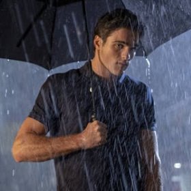 snímek z 1. řady seriálu Euforie, Jacob Elordi