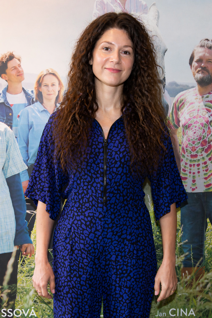 Kdyby je herečka nechala dorůst, měla by extra hustou hřívu.