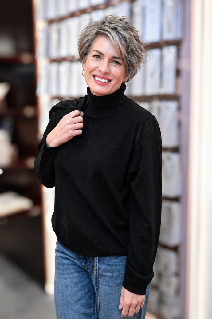 Umělá inteligence jí krátkým sestřihem. pěkných pár let přidala.