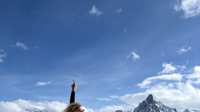 FOTO: Modrou oblohu a slunce si zpěvačka náležitě vychutnávala.