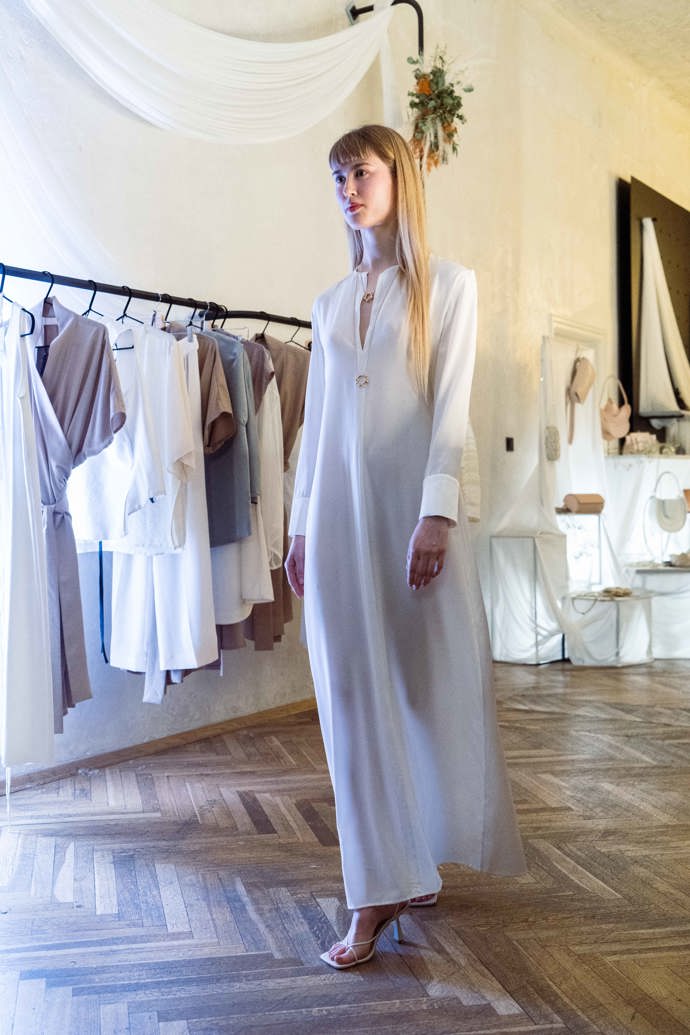 Módní návrhářka Daniela Pešková se specializuje na svatební šaty a dokazuje, že nevěsty se nemusí omezovat na klasiku.