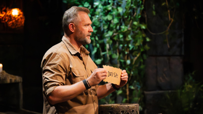 FOTO: Moderátor Ondřej Novotný přečítal hlasy na kmenové radě.