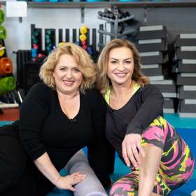 Hanka Kynychová tentokrát pozvala Milušku Bittnerovou s talkshow Na kafeečko do svého fitka. 