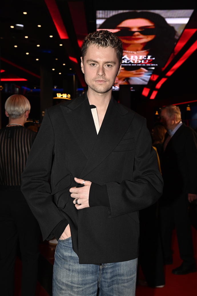 Návrhář Jan Černý na premiéře Ďábel nosí Pradu 2.