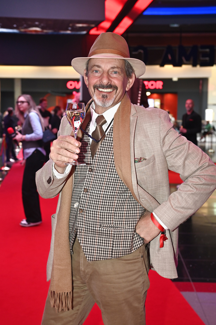 Otakar Brousek mladší je elegán.