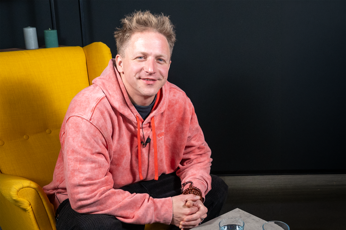 Extra host Tomáš Klus.