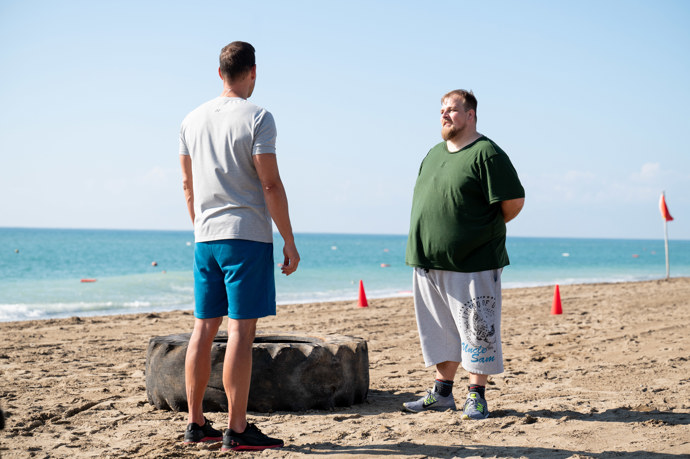 Během prvního tréninku na bootcampu se však objevují signály, že ne vše zřejmě půjde tak hladce. 