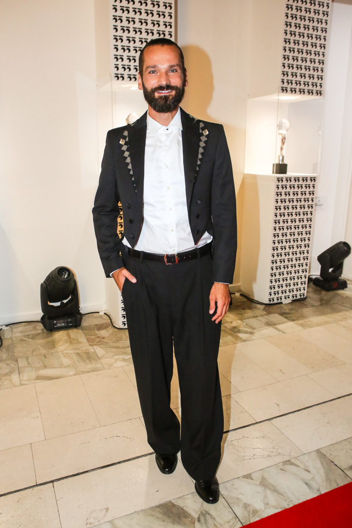 Kadeřník Michal Zapoměl patří mezi ty, kteří pečují o vlasy mnoha známých osobností. 