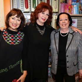 Yvonne Přenosilová na snímku se Saskií Burešovou (uprostřed) a Petrou Černockou.