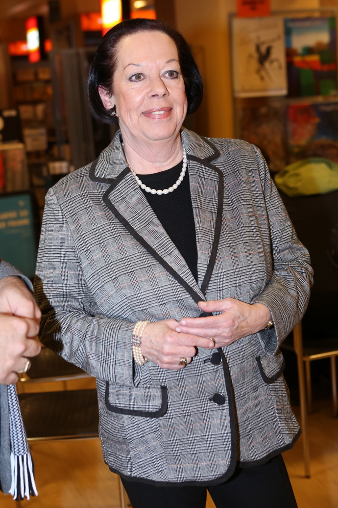 Yvonne Přenosilová v roce 2013 na křtu knihy Saskie Burešové.