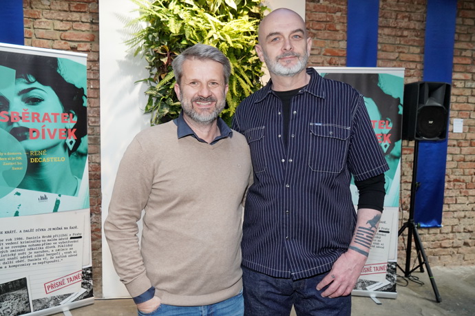 Kamaráda přišel pozdravit režisér Rudolf Merkner. 