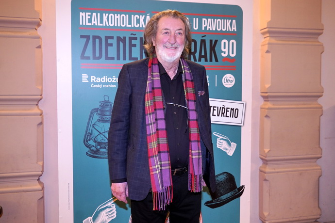 Bolek Polívka se nebojí výrazných kostek.