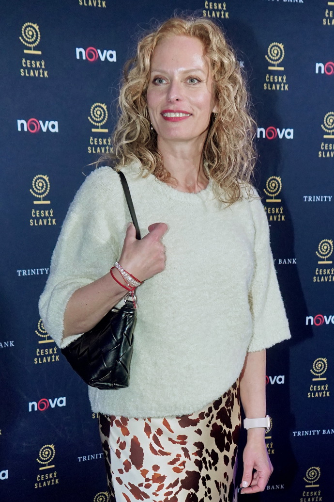 Takhle vypadají její přírodní kudrlinky v čisté podobě. 