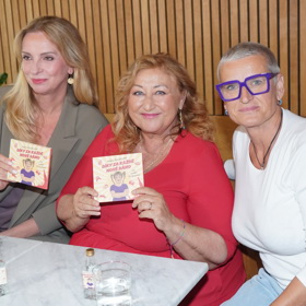 Bela Schenková vpravo. 