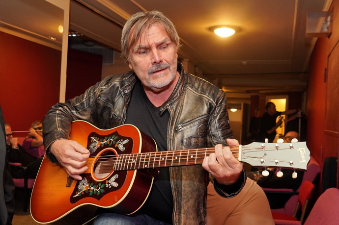 Zpěvák Roman Horký skončil v nemocnici.