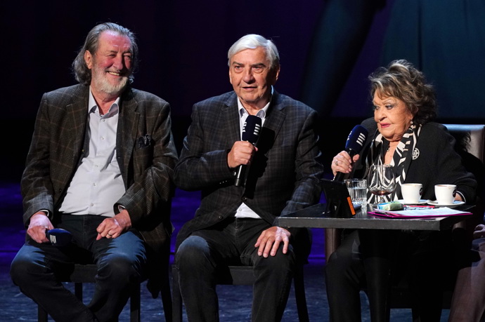 Posedět mezi přátele přišel také Bolek Polívka. 