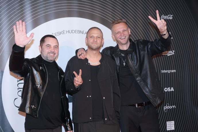 Tomáš Polák je členem populární kapely O5 a Radeček. 