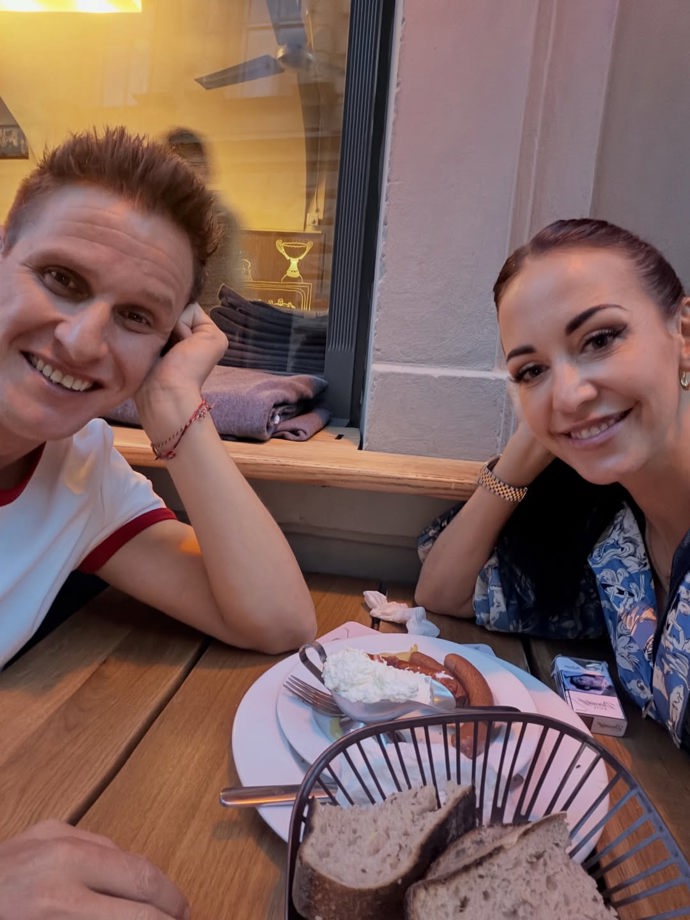 Manžel je jí velkou oporou a pomáhá i s prodejem kosmetiky.