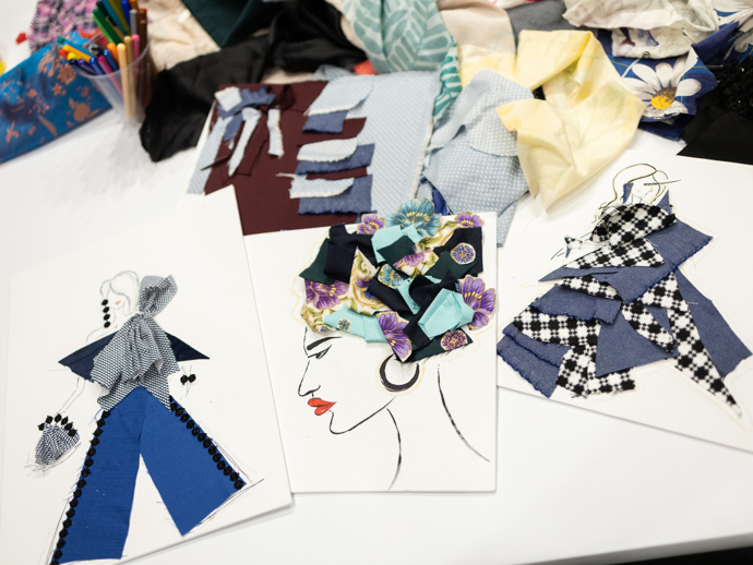 ...nebo tvorbou textilního obrazu.