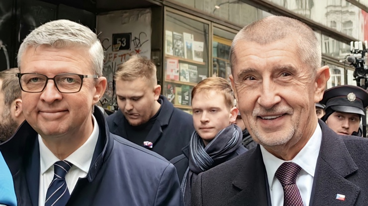 Nejhůř reagovali lidé na Národní třídě na Andreje Babiše. Ten dorazil po boku Karla Havlíčka.