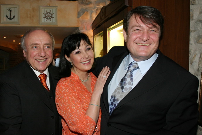 Se svým osudovým mužem Felixem Slováčkem a Ladislavem Štaidlem.