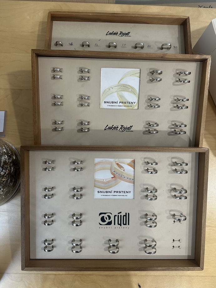 Česká rodinná firma Rýdl Šperky se specializuje především na snubní prsteny.