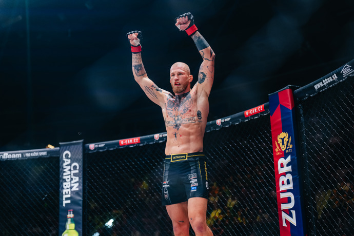 Dominik Humburger porazil Zebaztiana Kadestama. 