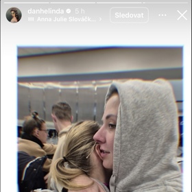 Přátelé vzpomínají na zesnulou zpěvačku Aničku Slováčkovou.