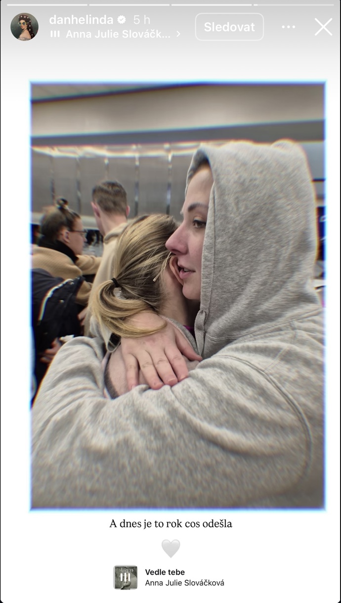 Přátelé vzpomínají na zesnulou zpěvačku Aničku Slováčkovou.