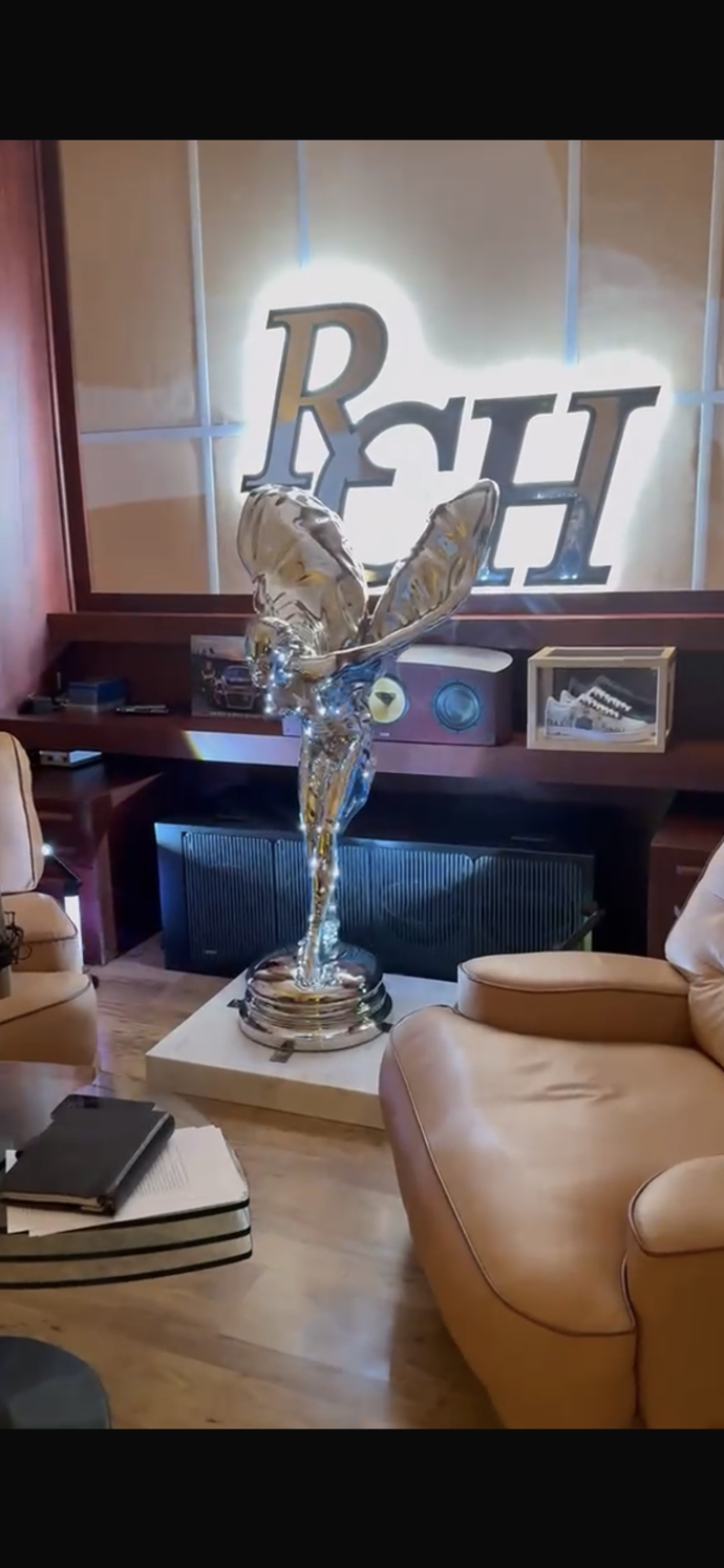 Richard Chlad ho natáčí ve svém domácím studiu.