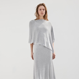 Midi sukně z jemného úpletu a asymetrický pletený top, Mango, top 799 Kč, sukně 899 Kč