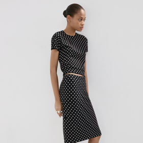 Úpletový svetr a midi sukně s puntíky, Mango, svetr 799 Kč, sukně 899 Kč