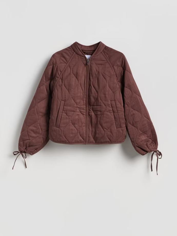 Prošívaný bomber s ozdobnými vázáními, Reserved, 1599 Kč