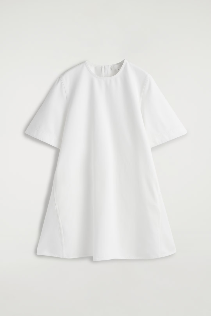 Rozšířené džínové mini šaty, COS, 2500 Kč