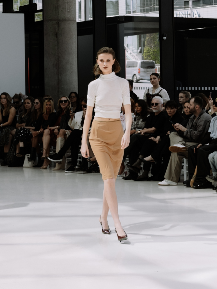 Pouzdrová sukně v pojetí Alexandry Gnidiak se vrátila k eleganci.