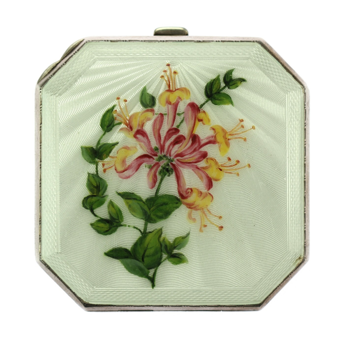 Stříbrná pudřenka z Anglie, Antiques Cinolter, 18 000 Kč
